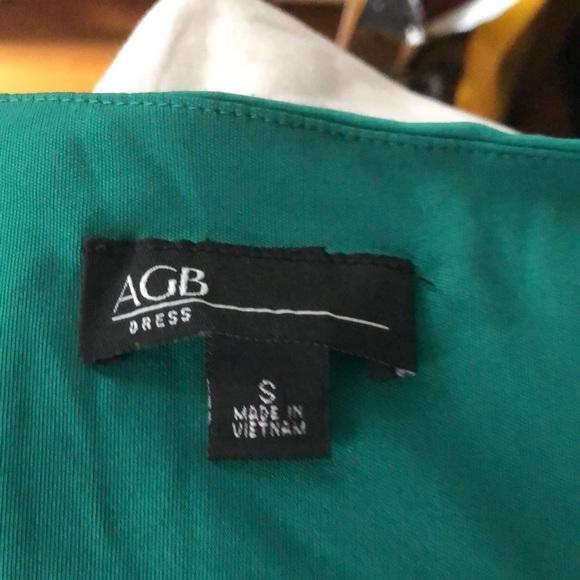 Emerald Dress - Picture 3 of 6